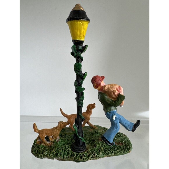 LEMAX Coventry Cove The Biggest Turkey Man Dogs Lamp Pole Christmas Village 4" - Picture 5 of 9